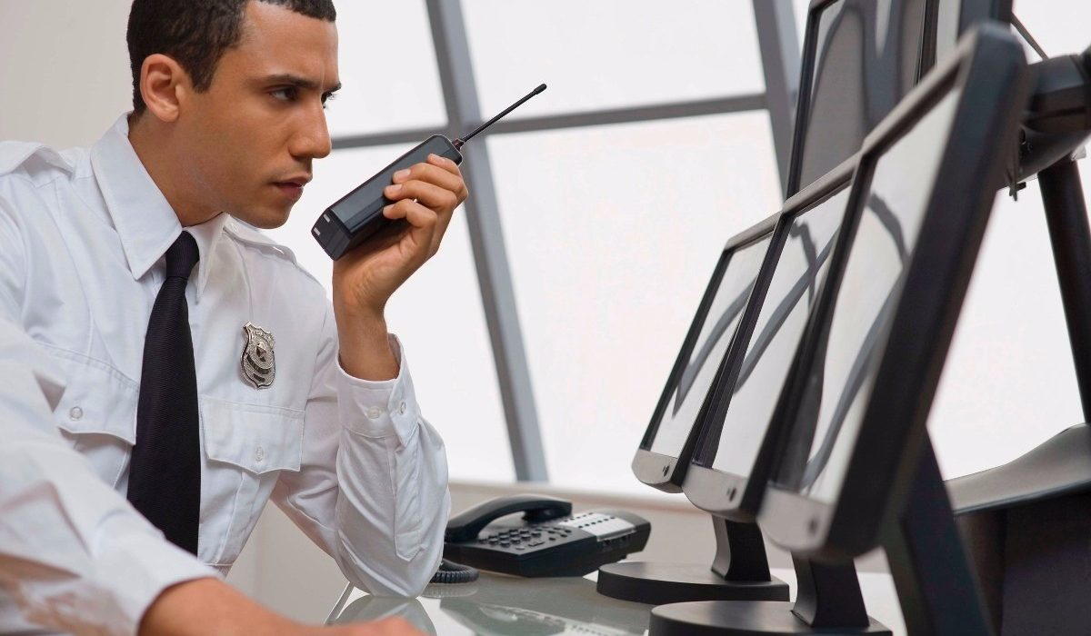 Centro de control con computadora